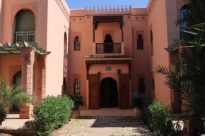 Appartement REZ-DE-JARDIN JARDIN PRIVE et PISCINE en PLEINE PALMERAIE MARRAKECH A 5 MINUTES DU CENTRE VILLE